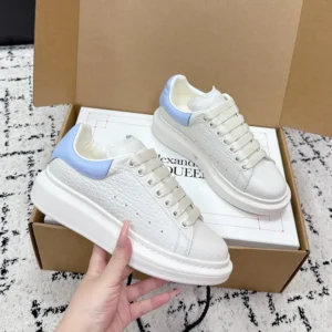 Alexander Mcqueen Unisex Oversized Sneaker in Off White/Light Blue 808173WH