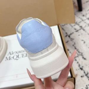 Alexander Mcqueen Unisex Oversized Sneaker in Off White/Light Blue 808173WH