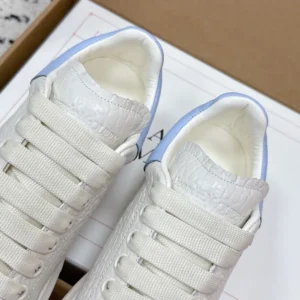 Alexander Mcqueen Unisex Oversized Sneaker in Off White/Light Blue 808173WH