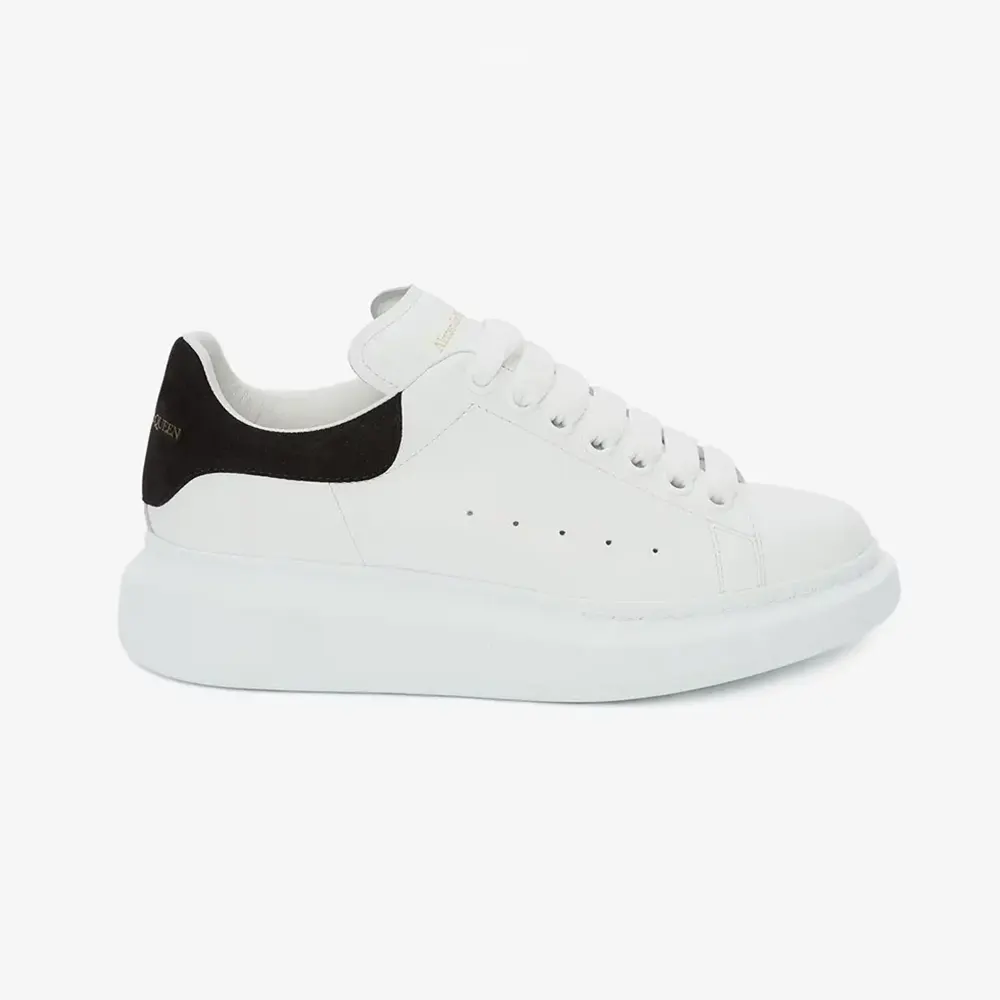 Alexander Mcqueen Unisex Oversized Sneaker in WhiteBlack 553770WIA