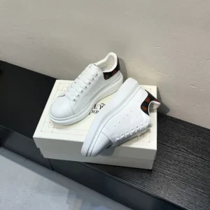 Alexander Mcqueen Unisex Oversized Sneaker in White/Red 553680WI