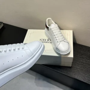 Alexander Mcqueen Unisex Oversized Sneaker in White/Red 553680WI
