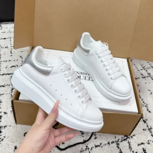Alexander Mcqueen Unisex Oversized Sneaker in White/Silver 553770WI