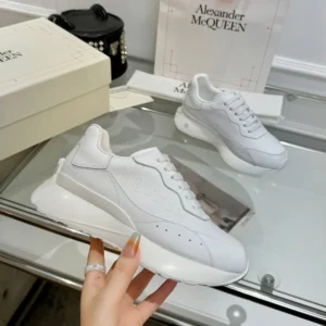 Alexander Mcqueen Unisex Sprint Runner in White 841162WI
