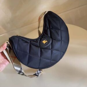 Burberry Women Horseshoe Crossbody Bag​-Black 81119281