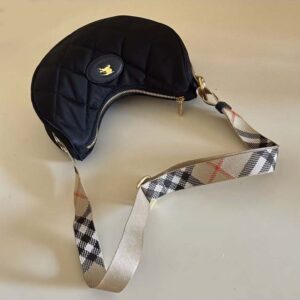 Burberry Women Horseshoe Crossbody Bag​-Black 81119281
