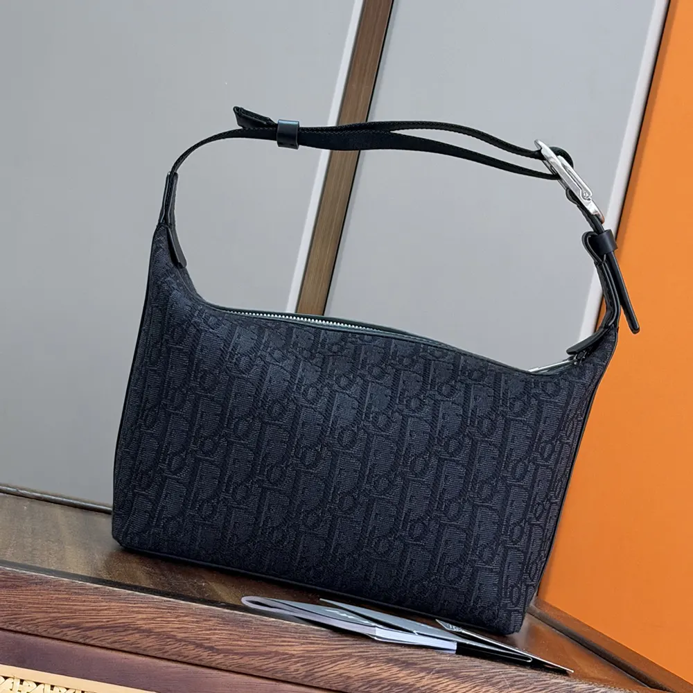Dior Men Jett Pouch Black Dior Oblique Jacquard 2DBCA612YUS