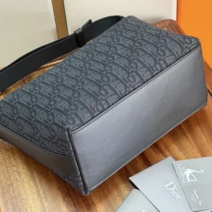 Dior Men Jett Pouch Black Dior Oblique Jacquard 2DBCA612YUS