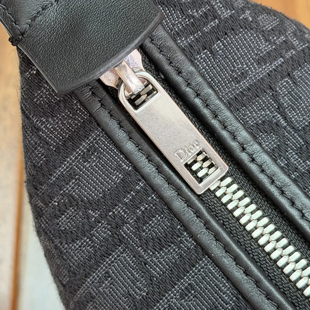 Dior Men Jett Pouch Black Dior Oblique Jacquard 2DBCA612YUS 6 Dior Men Jett Pouch Black Dior Oblique Jacquard 2DBCA612YUS