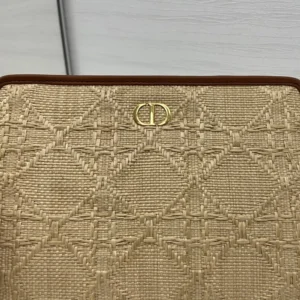 Dior Women 30 Montaigne Dea Pouch Natural Cannage Raffia S2107UMRN