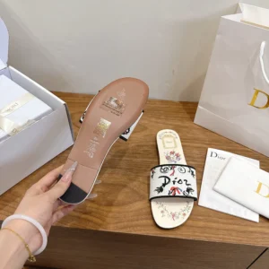 Dior Women Dioriviera Dway Slide White Embroidered Cotton and Multicolor Dior Arabesque Motif
