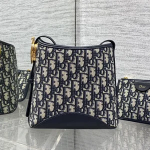 Dior Women Small Dior Médaillon Bucket Bag Blue Dior Oblique Jacquard M1531QTZQ