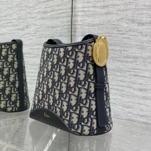 Dior Women Small Dior Médaillon Bucket Bag Blue Dior Oblique Jacquard M1531QTZQ