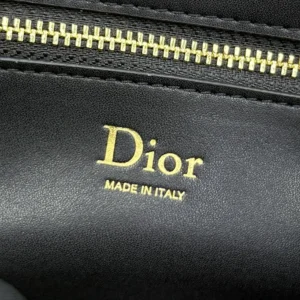 Dior Women Small Dior Médaillon Flap Bag Black Grained Calfskin M3919QDWP