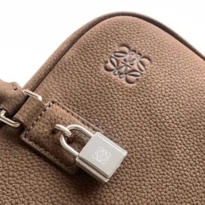 Loewe Unisex Amazona 31 Cropped Bag in Grained Nubuck A039N31X04