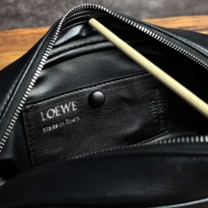 Loewe Women Amazona 23 Cropped Bag in Shiny Calfskin A039N23X07