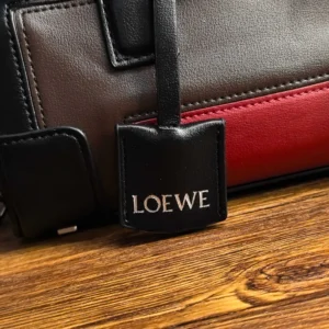 Loewe Women Amazona 23 Cropped Bag in Nappa Calfskin-Black/Burgundy