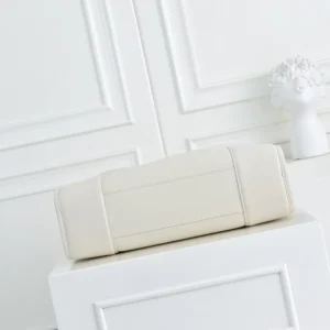 Loewe Women Large Amazona 180 Bag in Soft Calfskin-White A039ASRX02