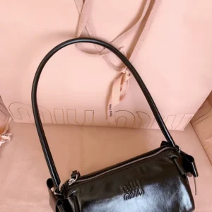 Miu Miu Women Shiny Leather Pouch-Black 5NE0292A44