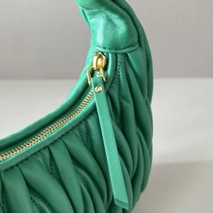 Miu Miu Women Wander Matelassé Nappa Leather Hobo Bag-Green 5BC125