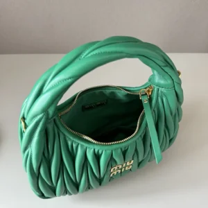 Miu Miu Women Wander Matelassé Nappa Leather Hobo Bag-Green 5BC125