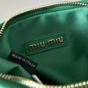 Miu Miu Women Wander Matelassé Nappa Leather Hobo Bag-Green 5BC125