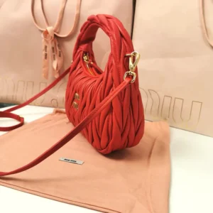 Miu Miu Women Wander Matelassé Nappa Leather Hobo Bag-Red 5BC125