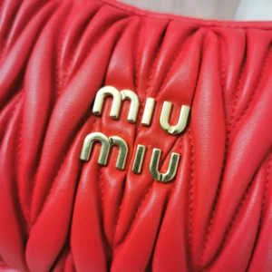 Miu Miu Women Wander Matelassé Nappa Leather Hobo Bag-Red 5BC125