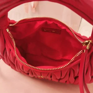 Miu Miu Women Wander Matelassé Nappa Leather Hobo Bag-Red 5BC125