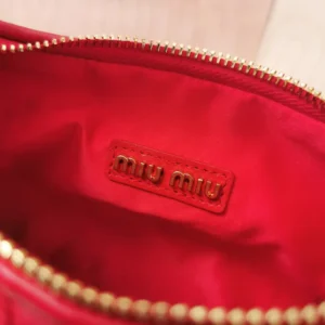 Miu Miu Women Wander Matelassé Nappa Leather Hobo Bag-Red 5BC125