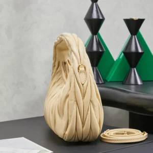 Miu Miu Women Wander Matelassé Nappa Leather Hobo Bag-Soy Green
