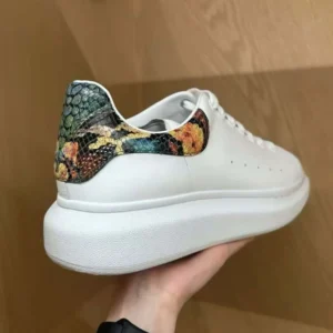 Alexander Mcqueen Unisex Oversized Sneaker in White/Multicolour 553680WI