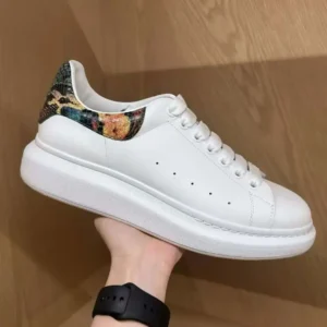 Alexander Mcqueen Unisex Oversized Sneaker in White/Multicolour 553680WI