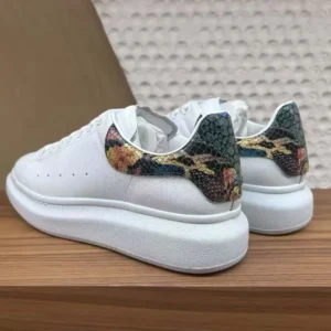 Alexander Mcqueen Unisex Oversized Sneaker in White/Multicolour 553680WI