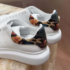 Alexander Mcqueen Unisex Oversized Sneaker in White/Multicolour 553680WI