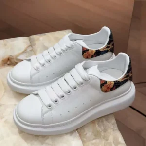Alexander Mcqueen Unisex Oversized Sneaker in White/Multicolour 553680WI