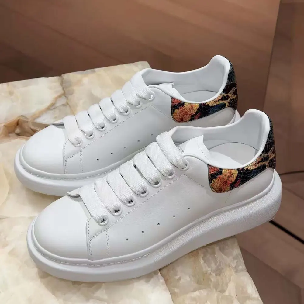 Alexander Mcqueen Unisex Oversized Sneaker in White/Multicolour 553680WI