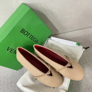 Bottega Veneta Women Rosa Mary-Jane Ballerina-Cipria 855866VB