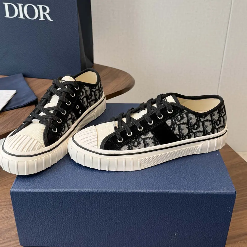 Dior Unisex Hooper Low-Top Sneaker Beige and Blue Dior Oblique Jacquard and Black Suede Calfskin 2 Dior Unisex Hooper Low-Top Sneaker Beige and Blue Dior Oblique Jacquard and Black Suede Calfskin
