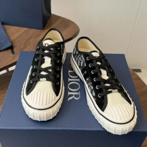 Dior Unisex Hooper Low-Top Sneaker Beige and Blue Dior Oblique Jacquard and Black Suede Calfskin