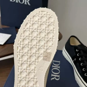 Dior Unisex Hooper Low-Top Sneaker Black Dior Oblique Jacquard and Black Suede Calfskin