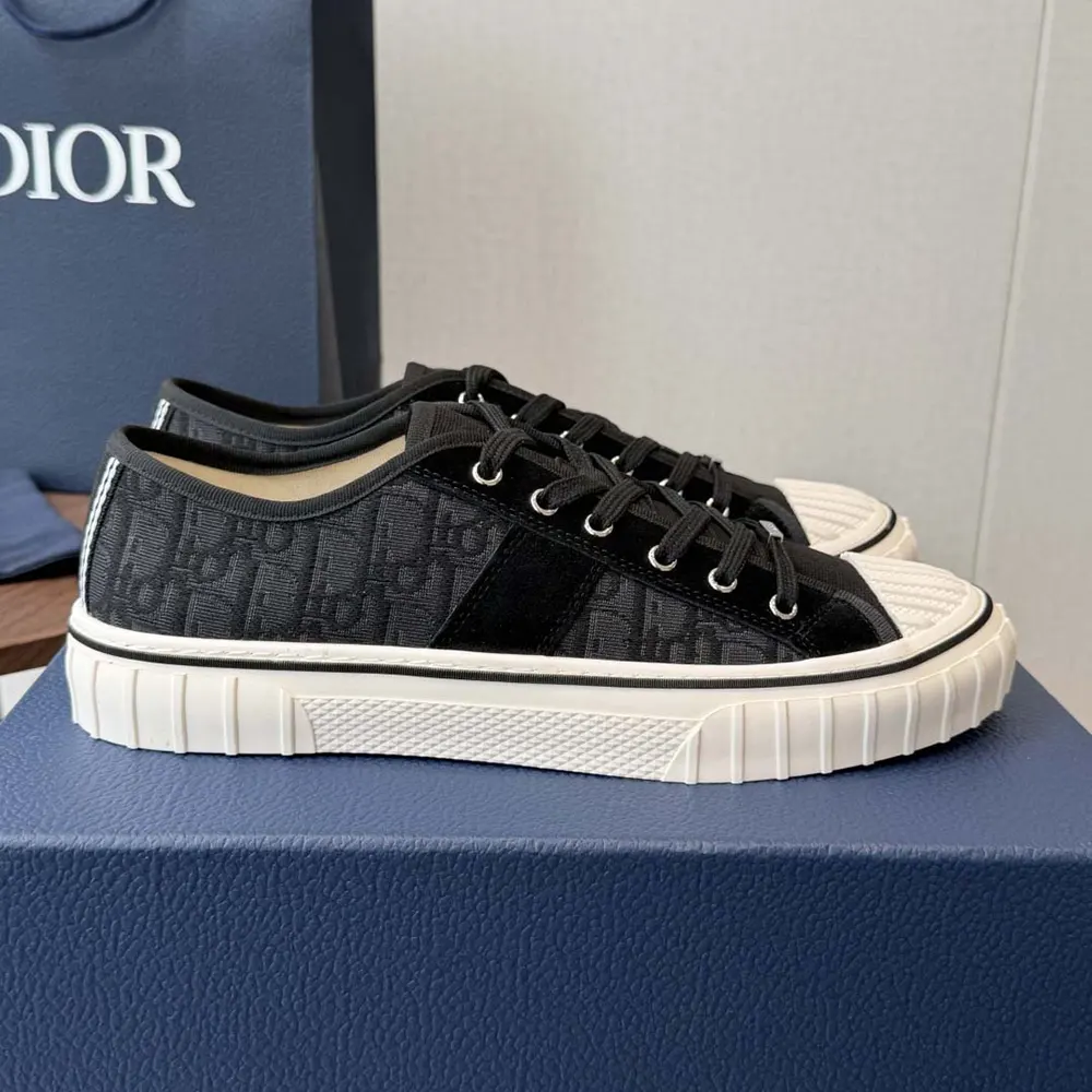 Dior Unisex Hooper Low-Top Sneaker Black Dior Oblique Jacquard and Black Suede Calfskin 2 Dior Unisex Hooper Low-Top Sneaker Black Dior Oblique Jacquard and Black Suede Calfskin