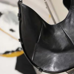 Saint Laurent YSL Women Mombasa Medium In Leather-Black 862029AA