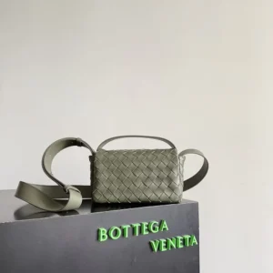 Bottega Veneta Men Intrecciato Mini Bag With Flap Dark Green