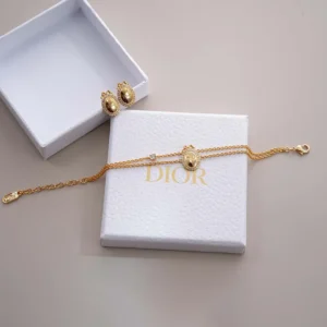 Dior Women Médaillon Bracelet Gold-Finish Metal and Crystals