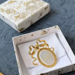 Dior Women Médaillon Brooch Gold-Finish Metal and White Mother-of-Pearl