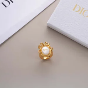 Dior Women Médaillon Ring Gold-Finish Metal and White Mother-of-Pearl