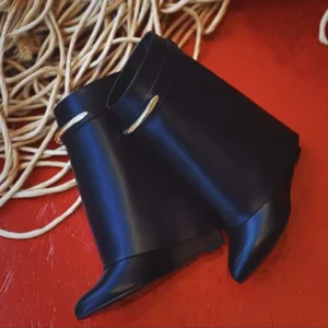 Givenchy Women Ankle Boots in Calfskin Leather Black