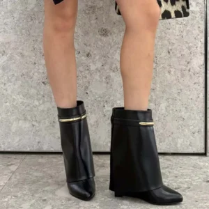 Givenchy Women Ankle Boots in Calfskin Leather Black