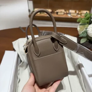 Hermes Women Lindy II Mini Bag in Swift Calfskin